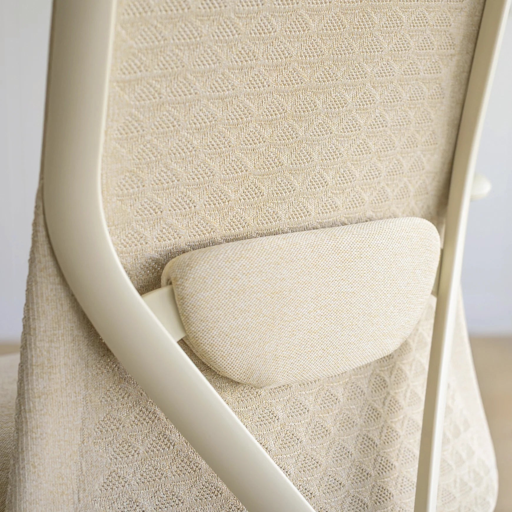 Pro Ergonomic Mesh Chair beige ergonomic office chair backrest and lumbar support