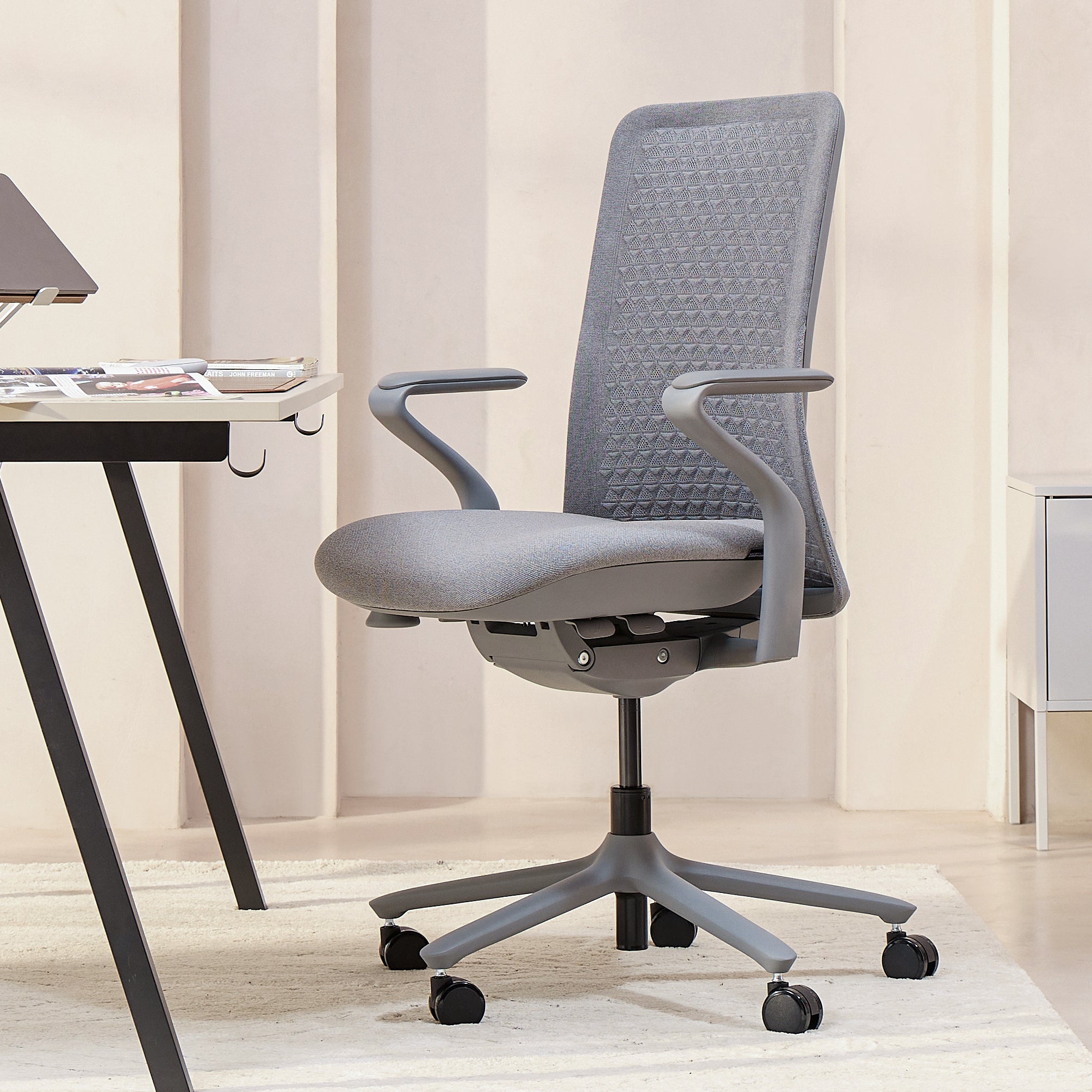 Model 92 Ergonomic Office Chair | Grey