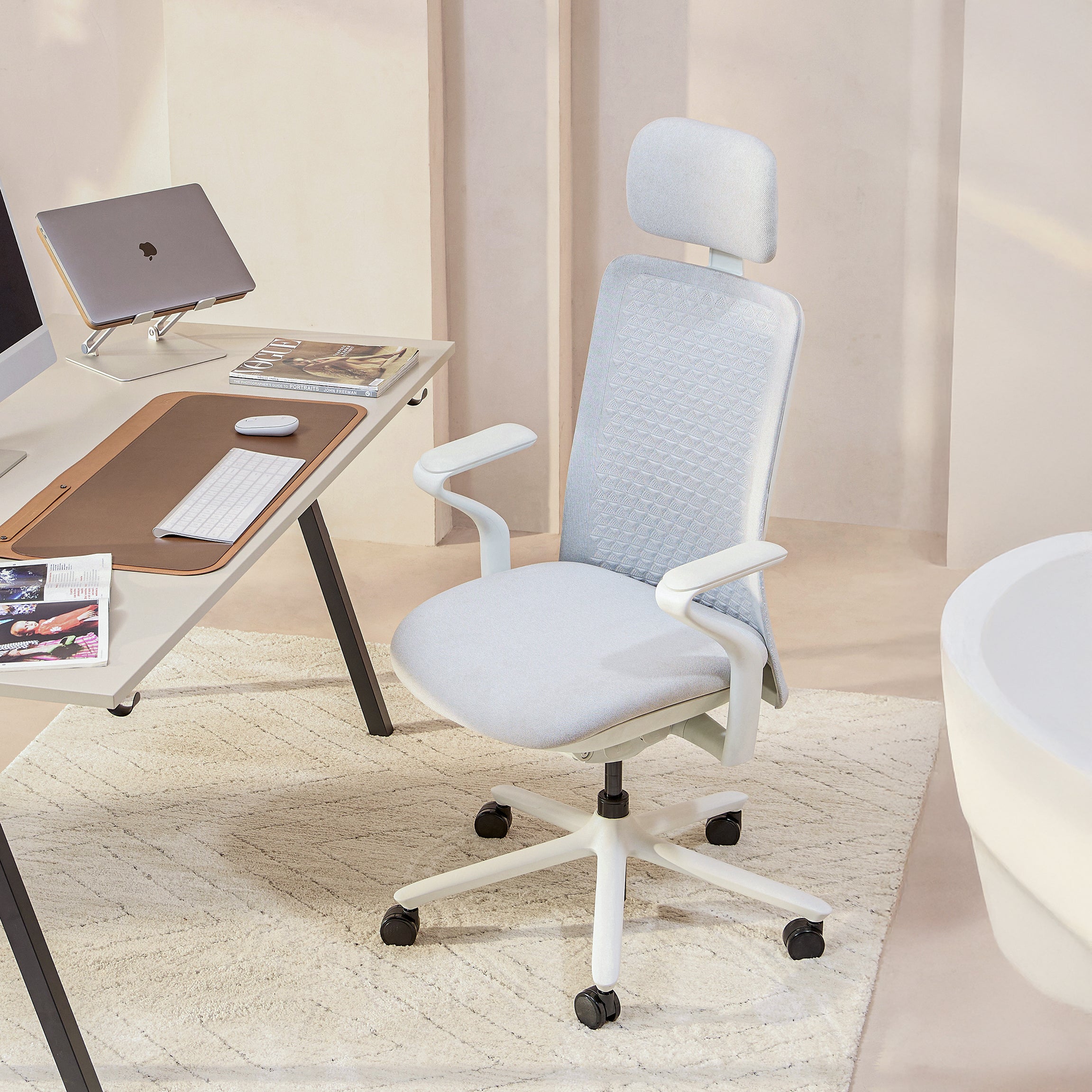 Model 92 Ergonomic Office Chair | Ivory