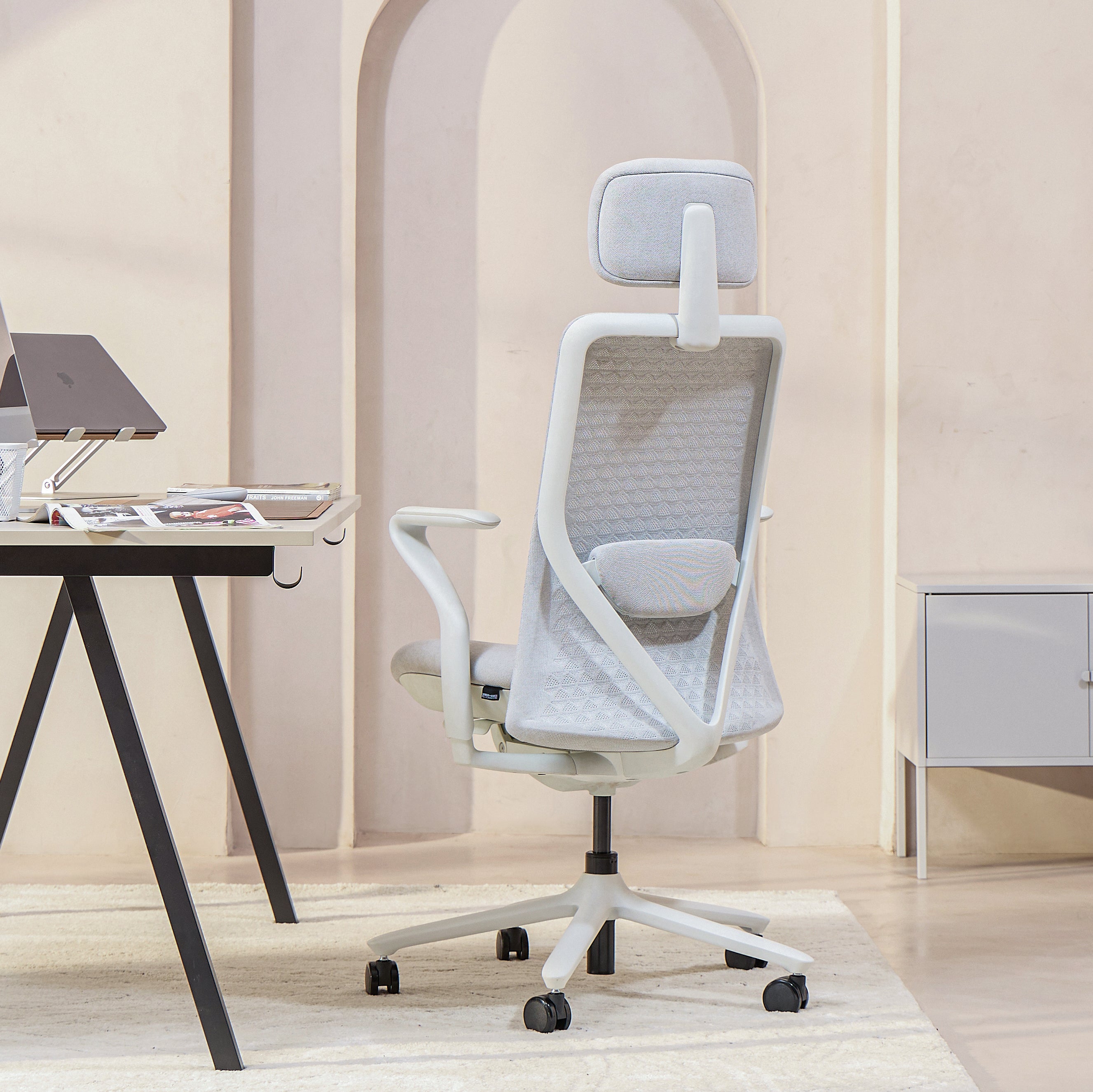 Model 92 Ergonomic Office Chair | Ivory