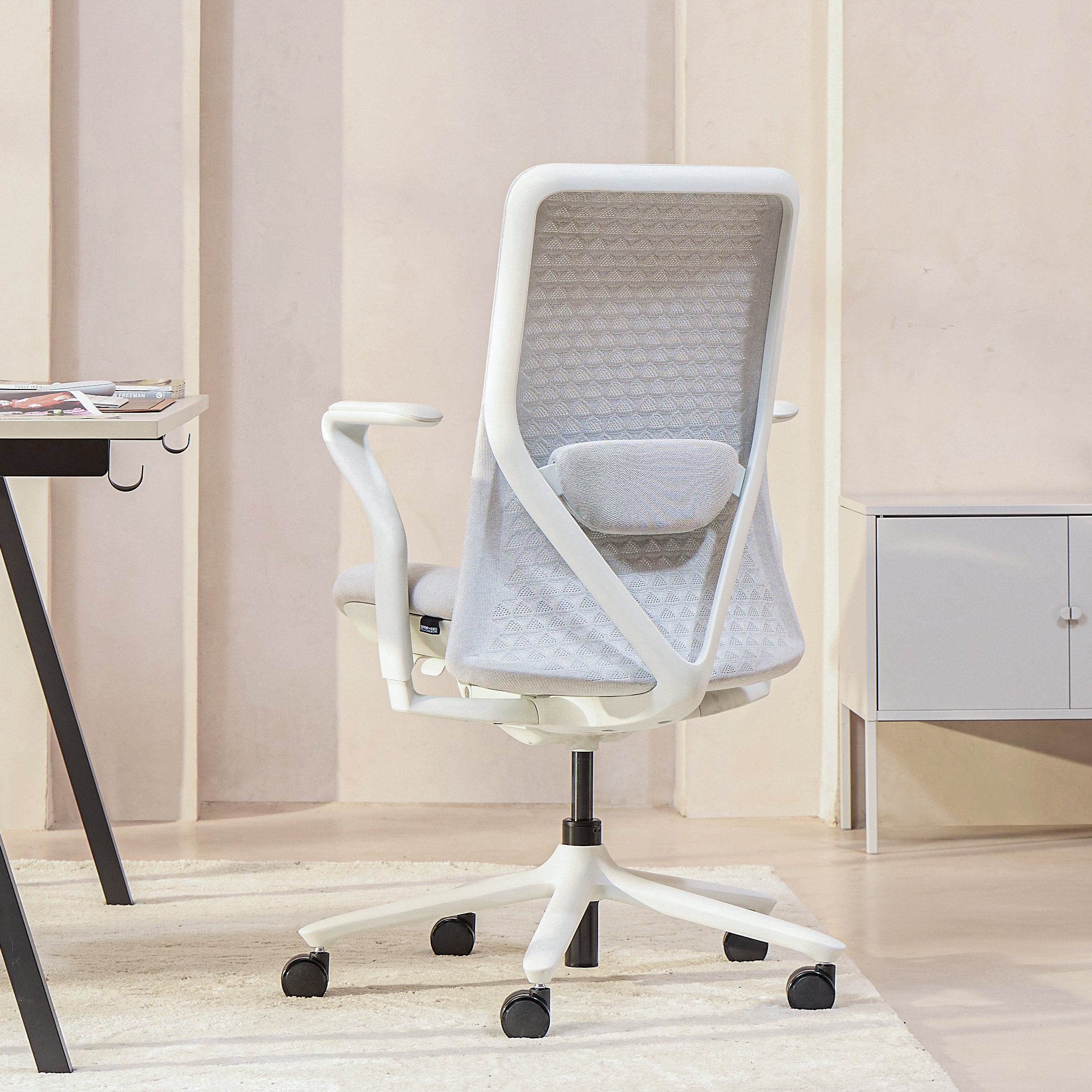 Model 92 Ergonomic Office Chair | Ivory