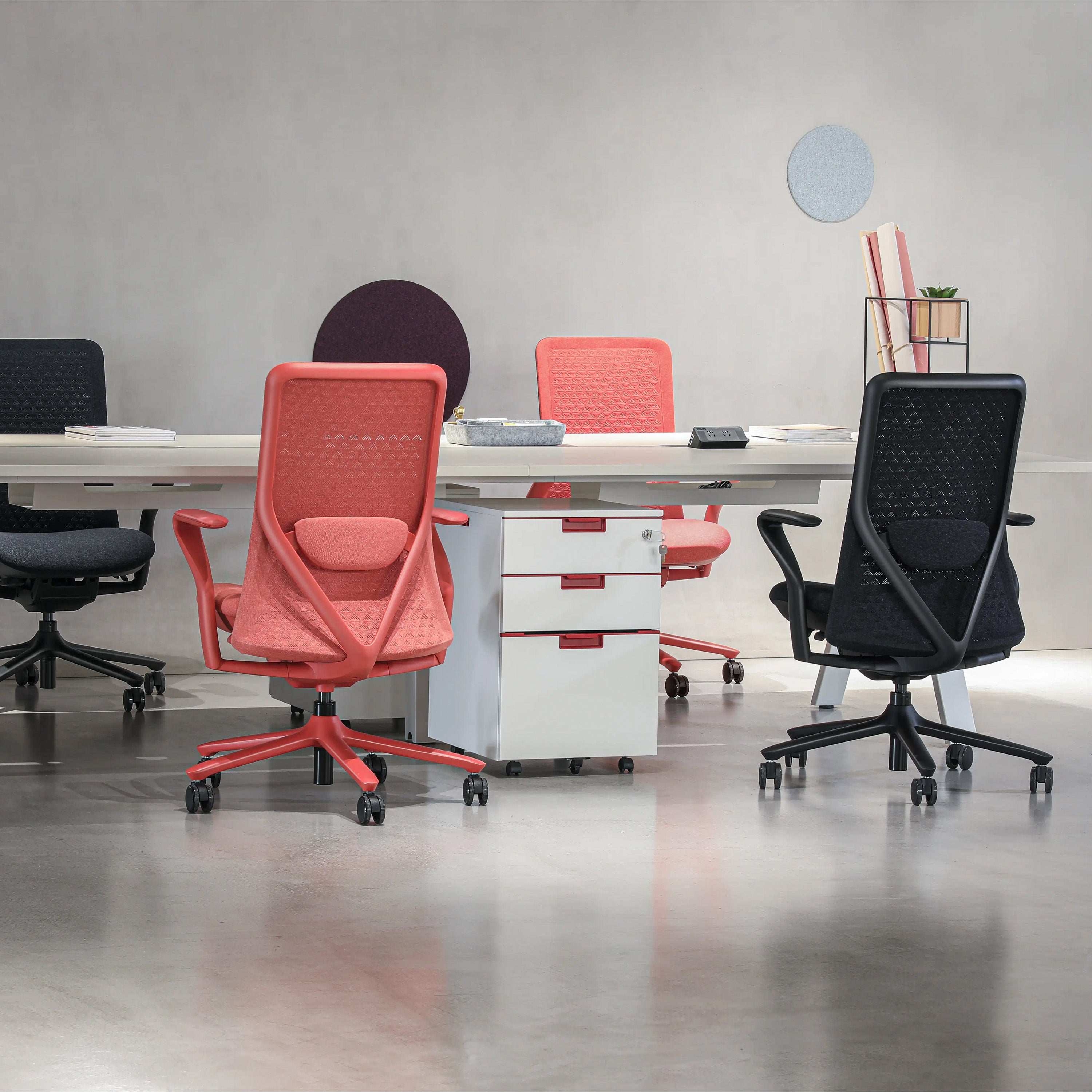 Model 92 Ergonomic Office Chair | Pastel