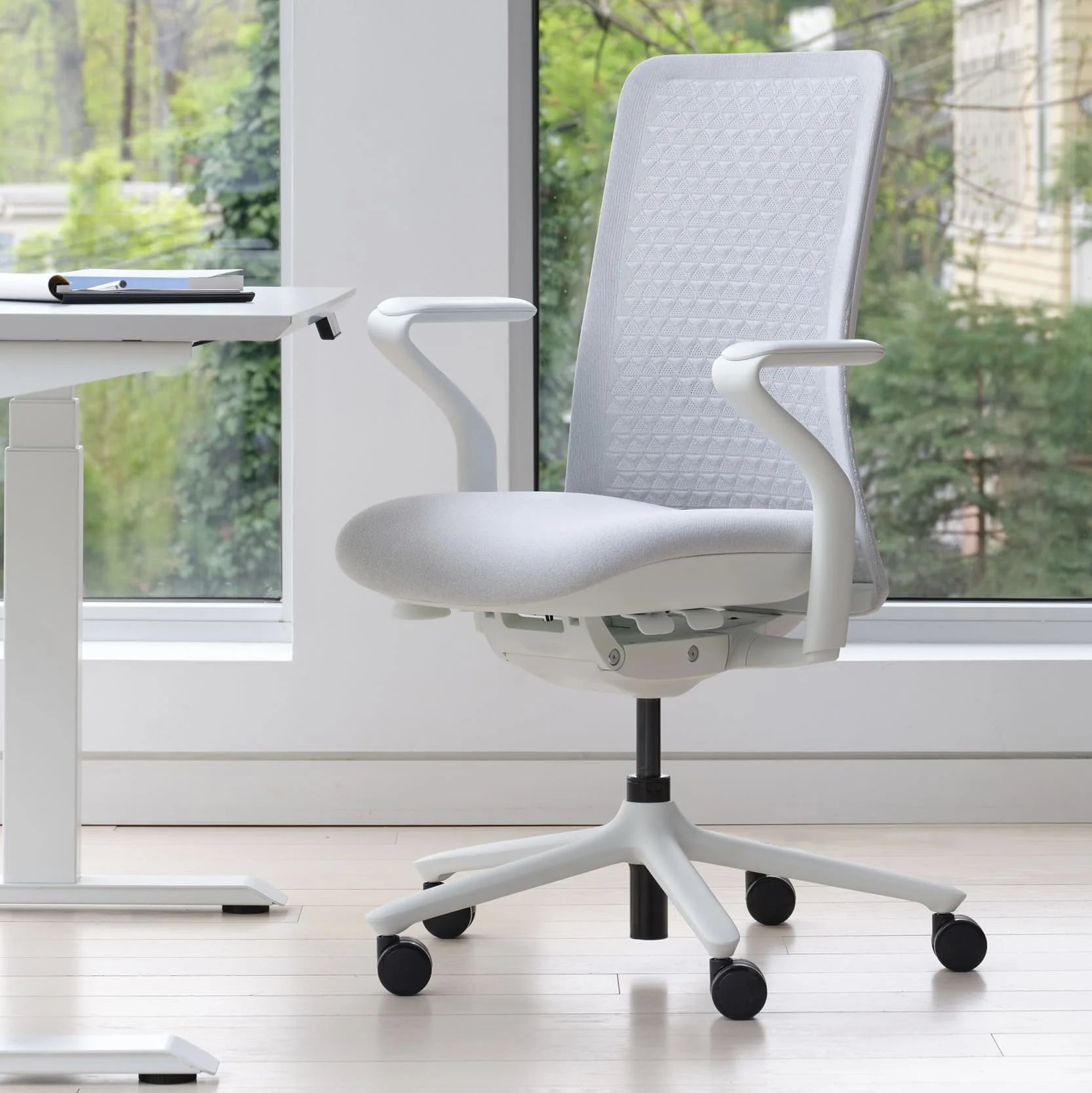 Model 92 Ergonomic Office Chair - Ivory Color