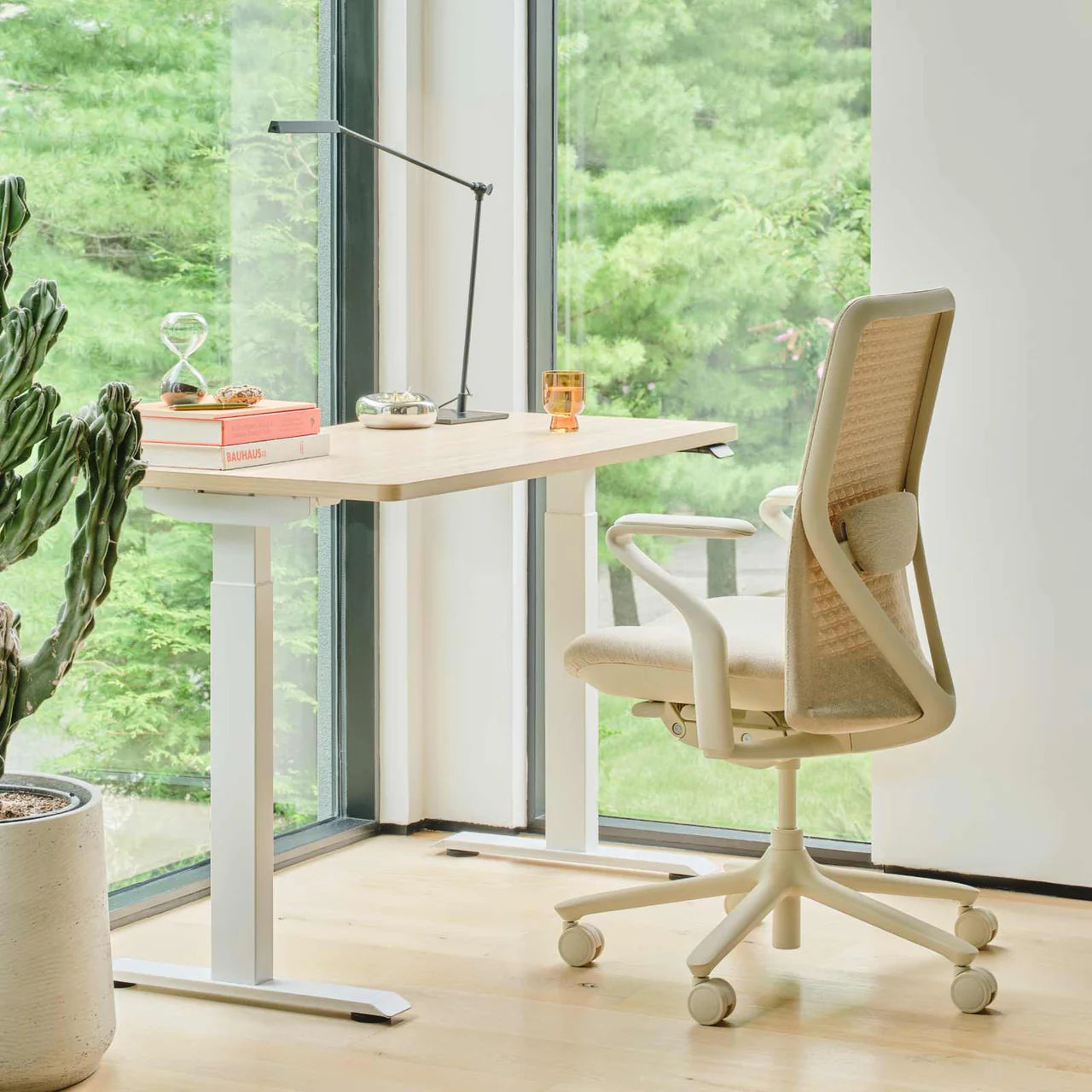 Model 92 Ergonomic Office Chair | Sand (Monocromatic)