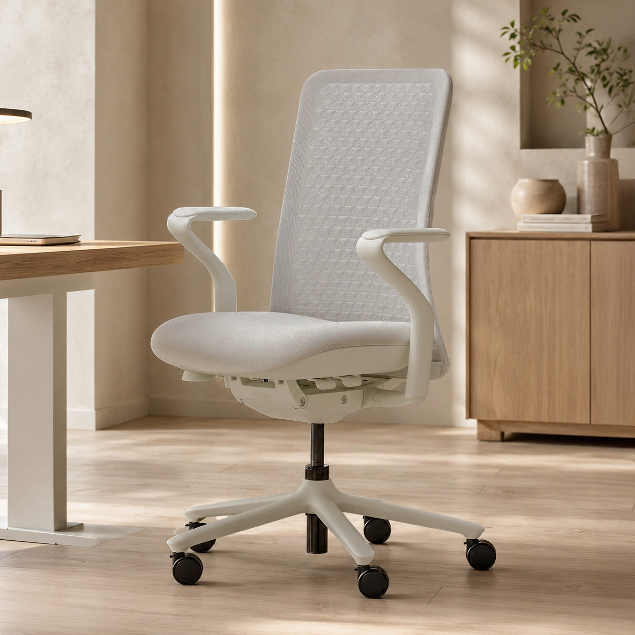 Model 92 Ergonomic Office Chair | Ivory