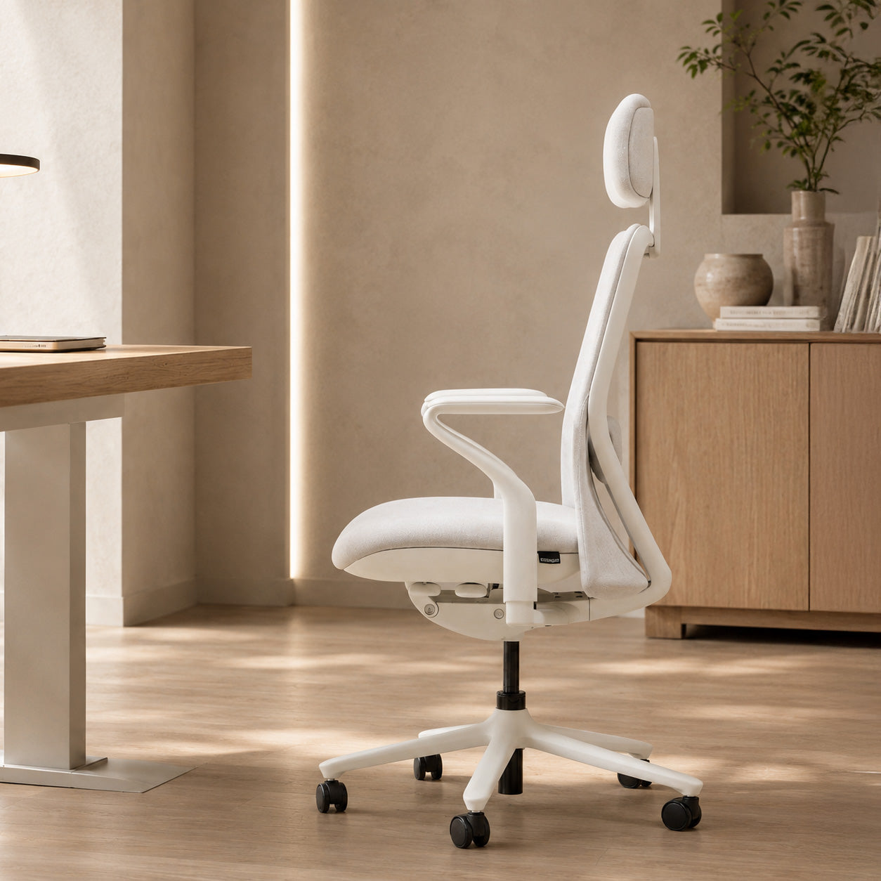 Model 92 Ergonomic Office Chair | Ivory